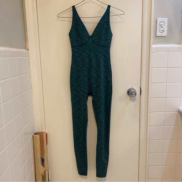Outdoor Voices Bodysuit in Conifer Green size XS - Picture 5 of 6